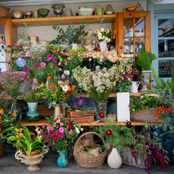 Flowers-vases-display-local-delivery